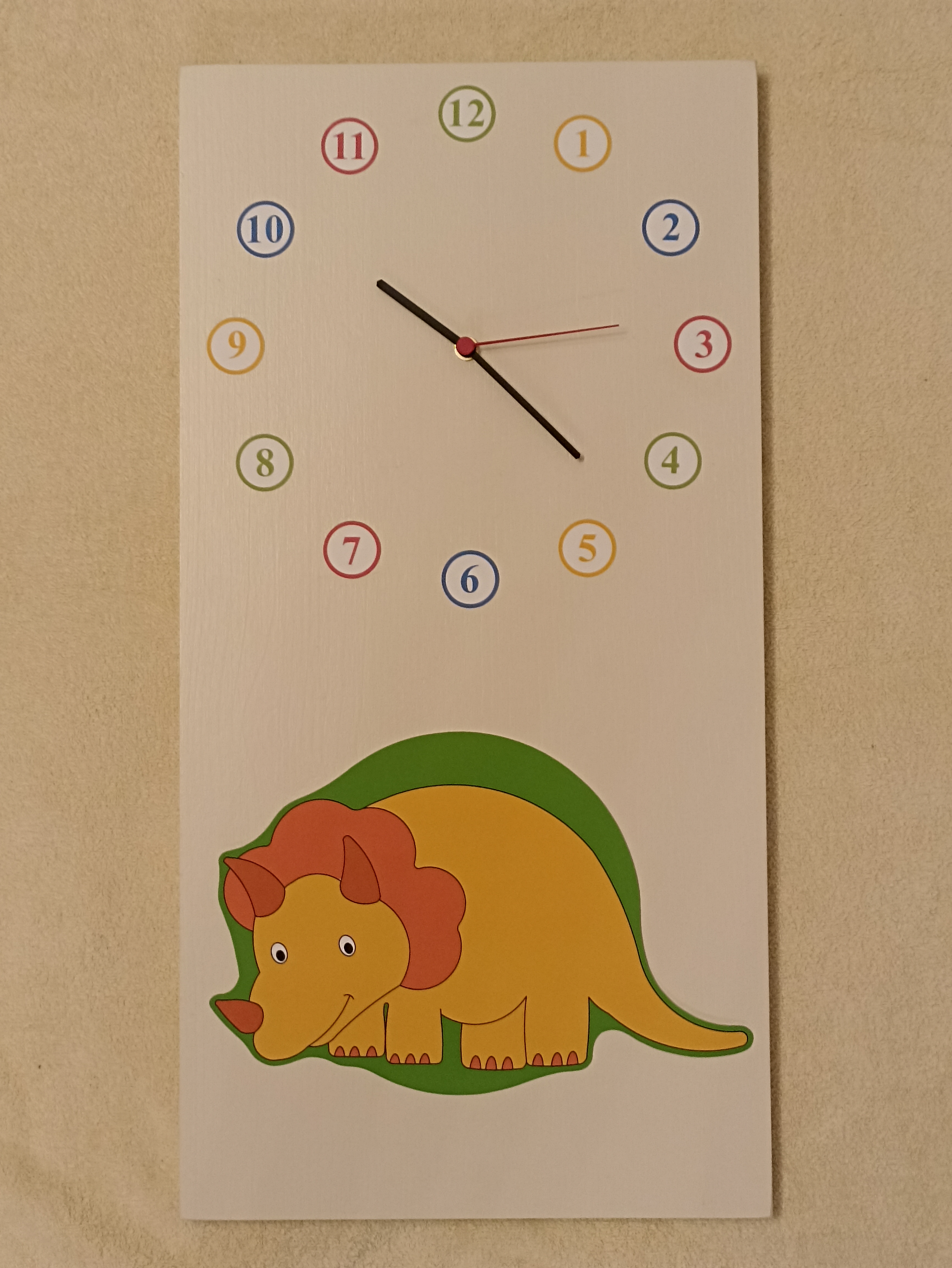 Dřevěné hodiny s obrázkem - Triceratops