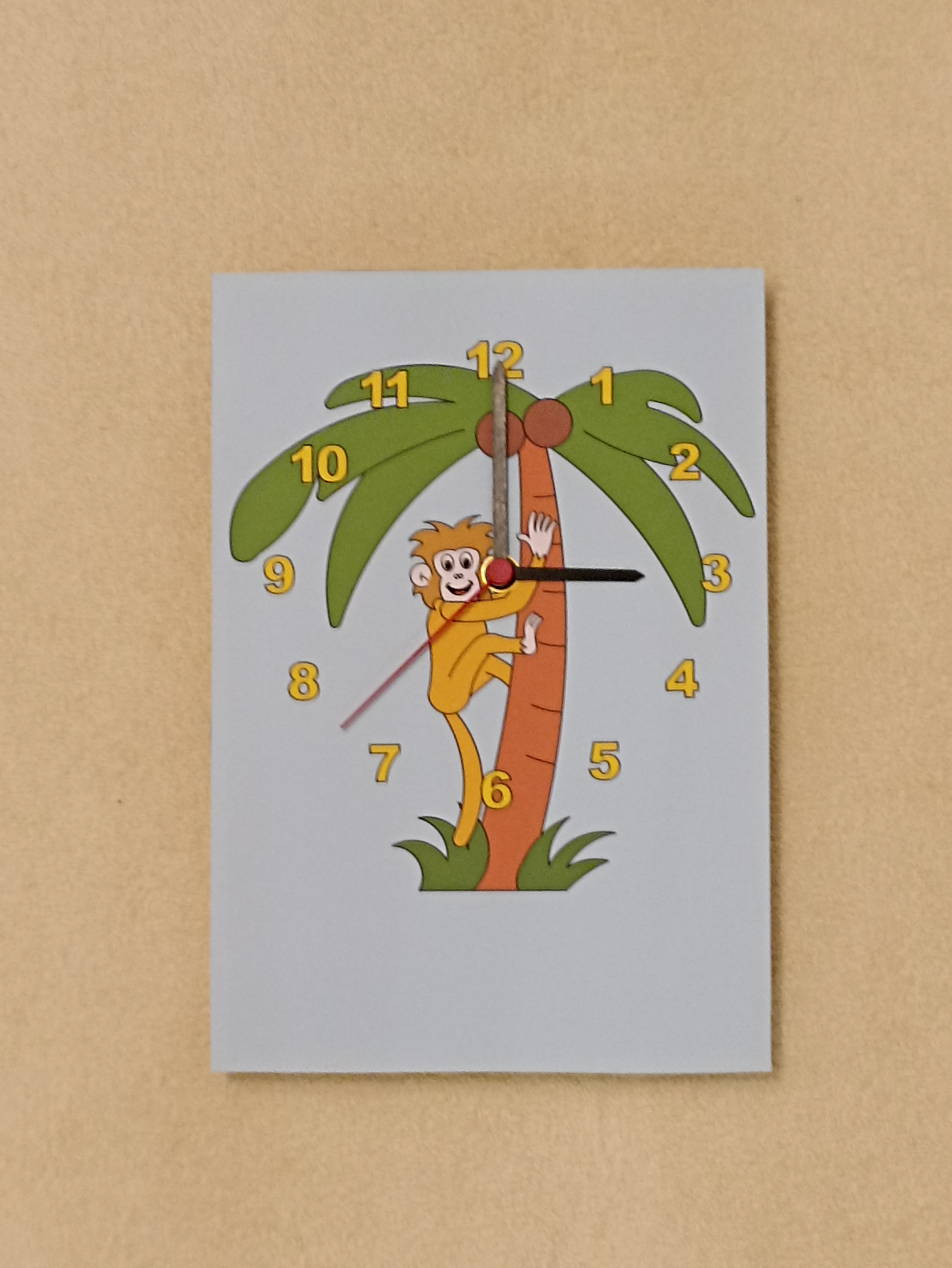 Hodiny dřevěné obdélníkové - Opička na palmě