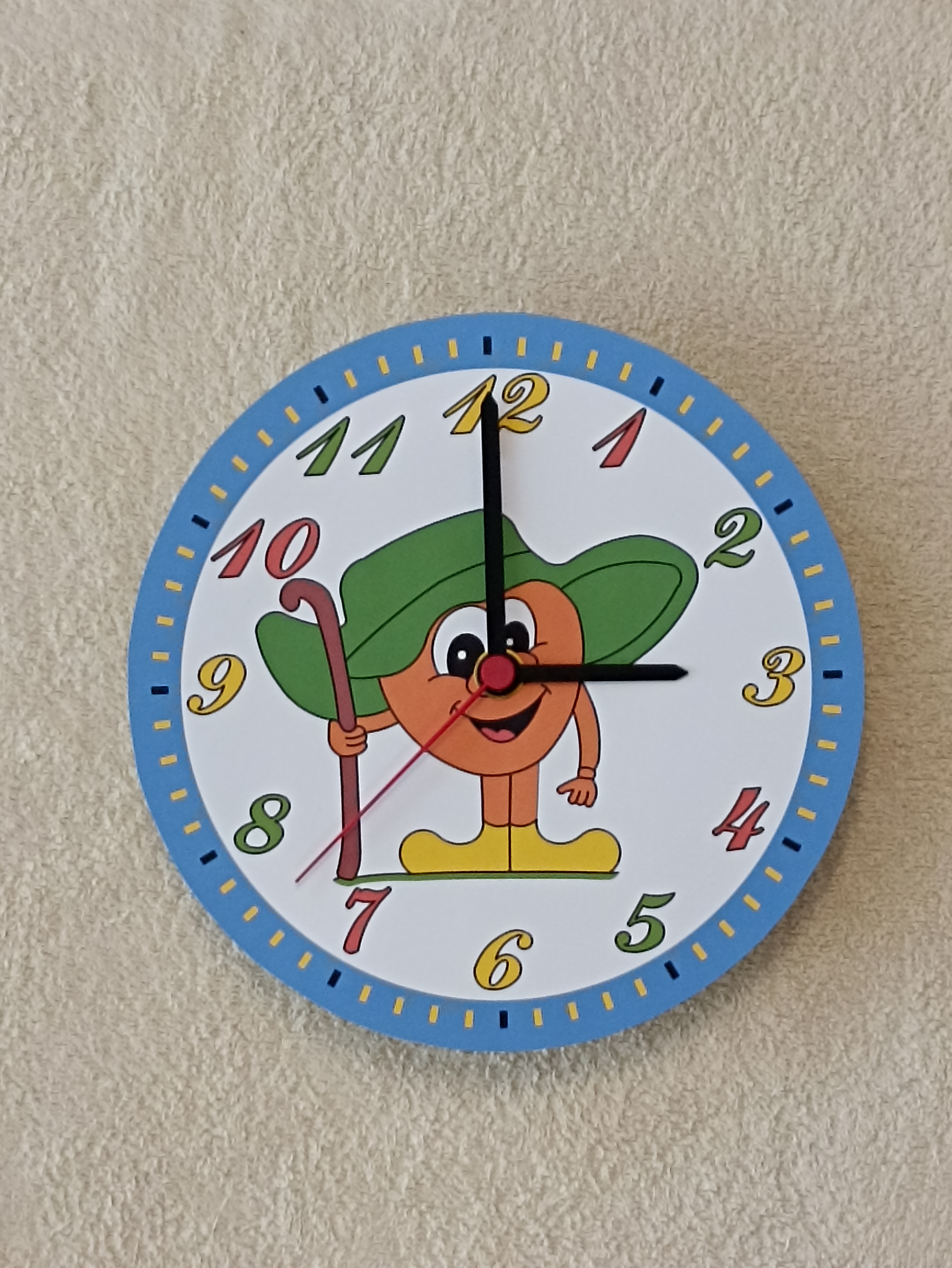 Dřevěné hodiny kulaté - O Koblížkovi