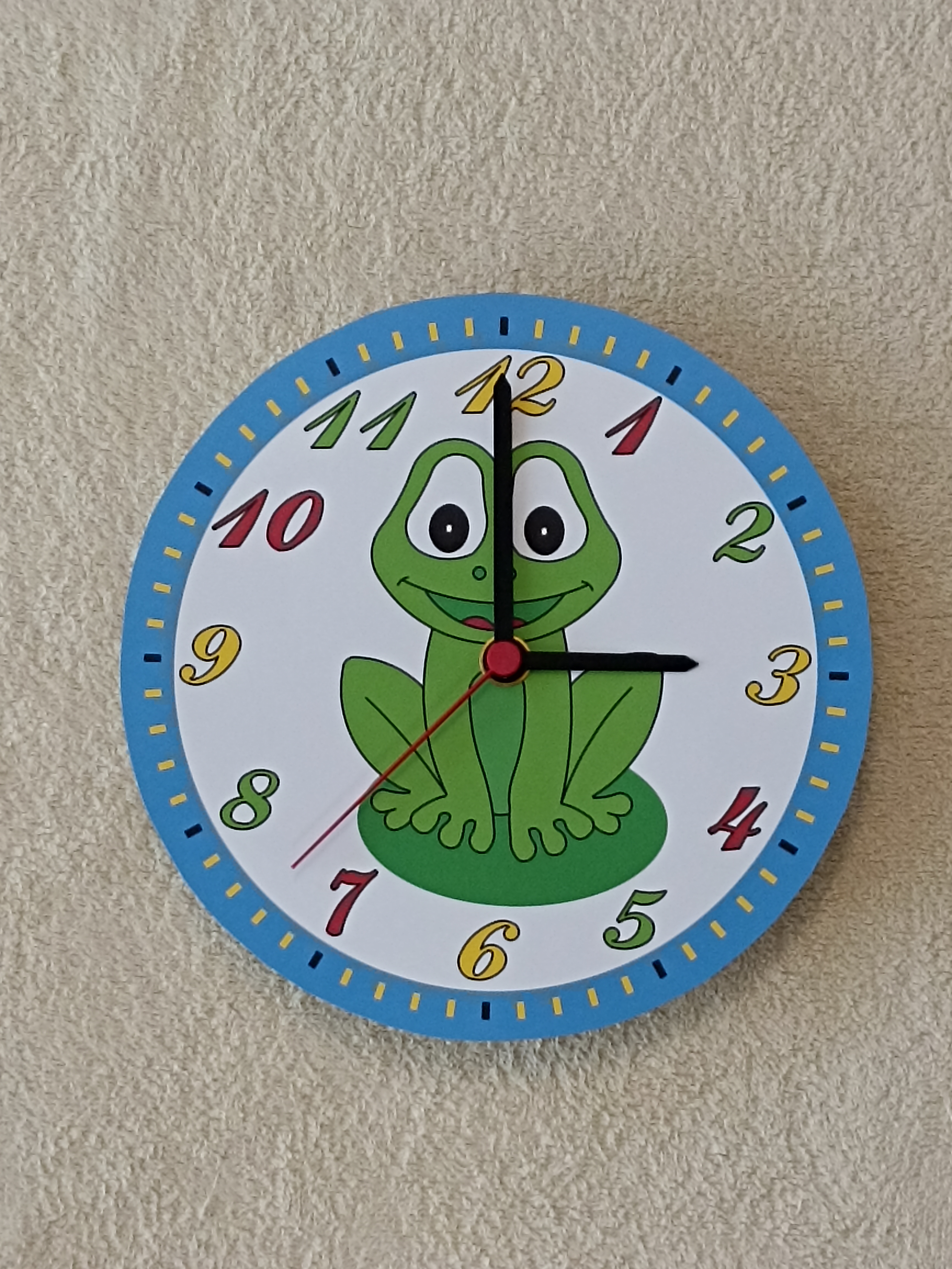 Dřevěné hodiny kulaté - Žabka